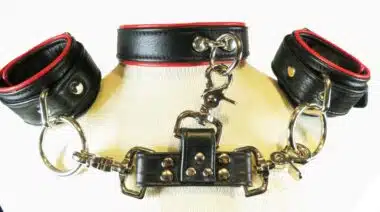 Bondage Set with Collar, Wrist Cuffs and  3-way Connector
