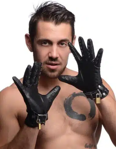 Locking Vampire Gloves Leather